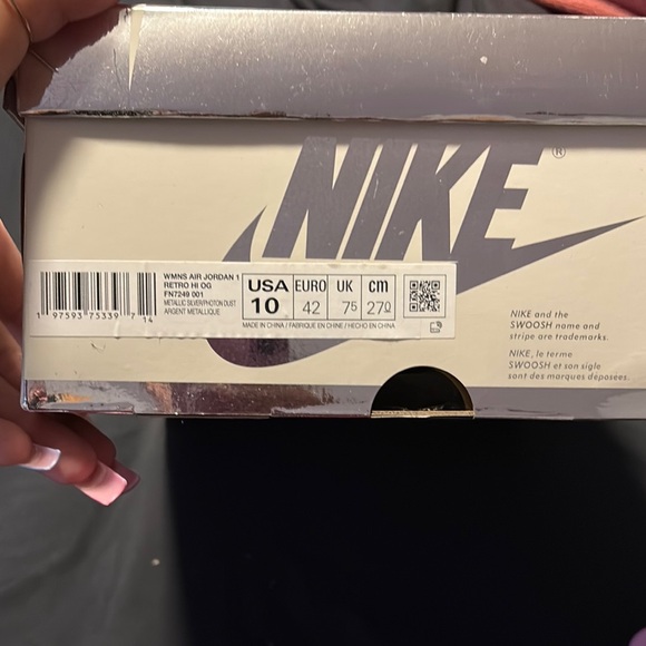 Nike Silver High-Top Sneakers - Picture 8 of 8